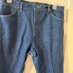 Wrangler Men's Relaxed Fit Blue Jeans